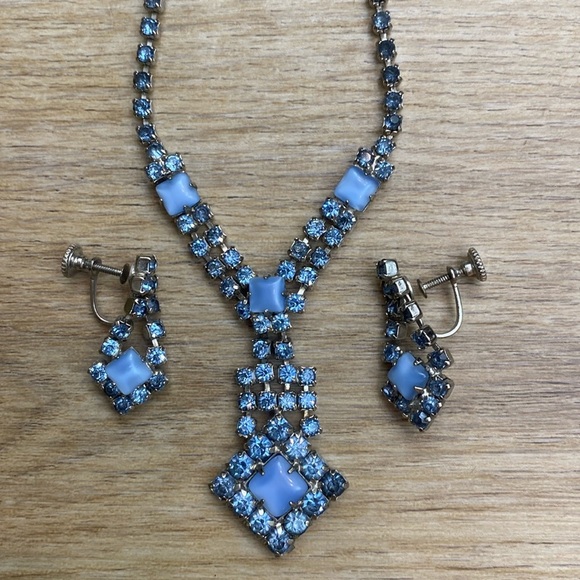 Coro Jewelry - Vintage Blue‎ Rhinestone Parure